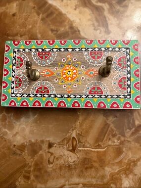 Hand-Painted Floral Pattern Wall Hook Rack - Multicolor